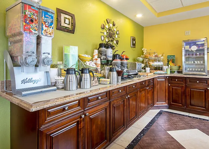 Glenmont Hotels