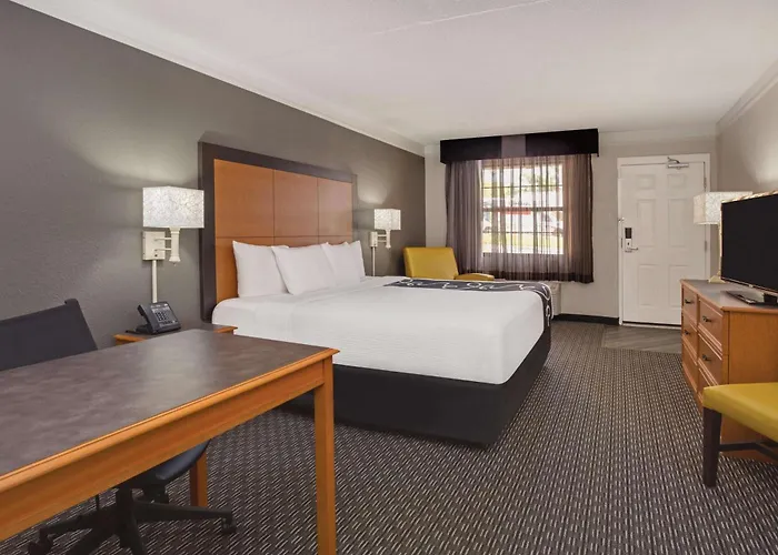 Days Inn By Wyndham Gainesville Florida