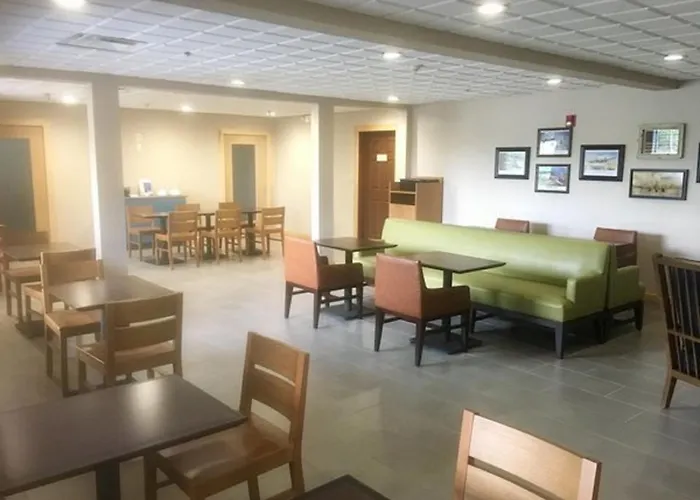 Fairborn Hotels