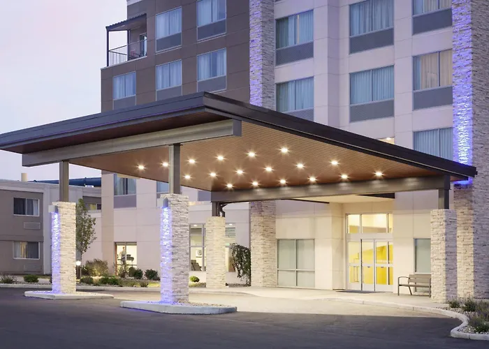 Holiday Inn Express & Suites Sandusky By Ihg