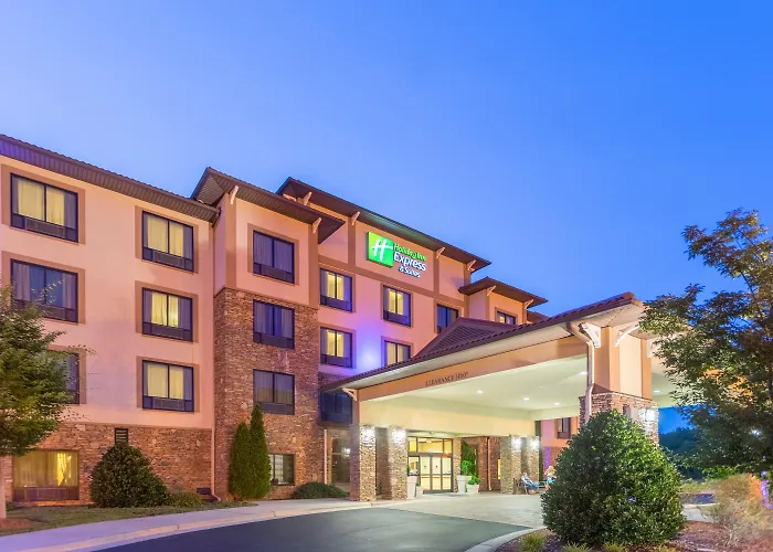 Holiday Inn Express & Suites Lexington North West-The Vineyard By Ihg