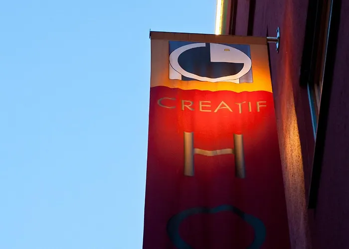 1St Creatif Hotel Elephant