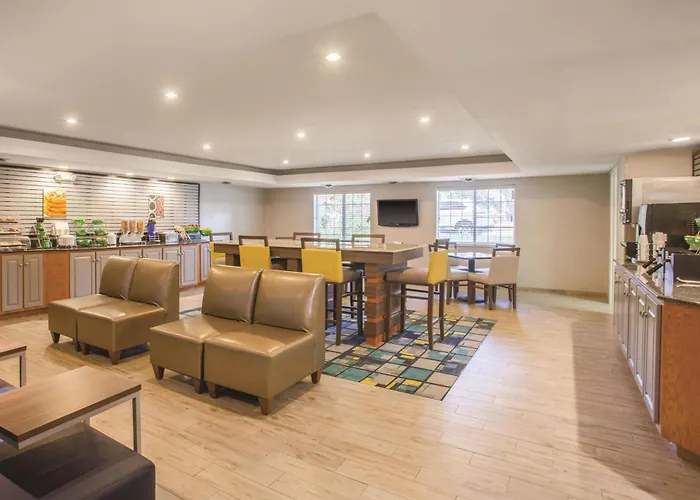 La Quinta Inn By Wyndham Richmond South Chester