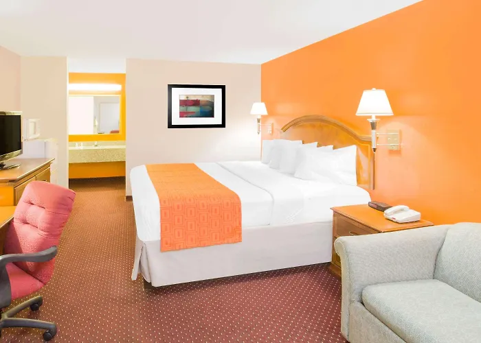 Howard Johnson By Wyndham Dothan