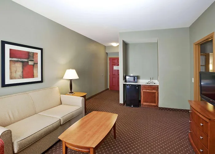 La Quinta By Wyndham Olathe Hotel