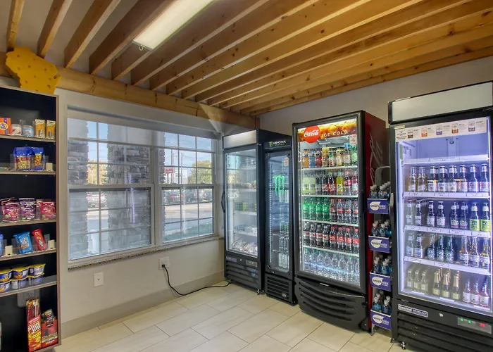 Oconomowoc Hotels