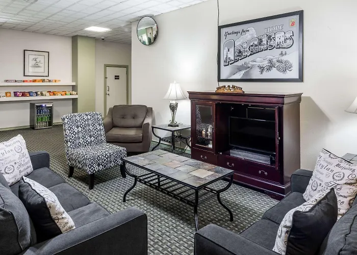 Super 8 By Wyndham Hope Hotel