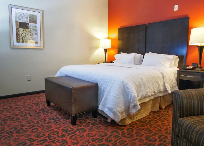 Hampton Inn & Suites Elk City