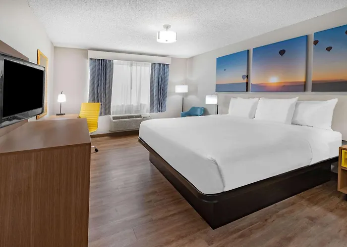 Bernalillo Hotels