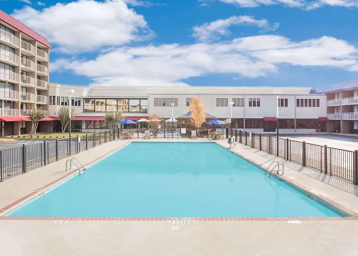 Ramada Plaza By Wyndham Fayetteville Fort Bragg Area