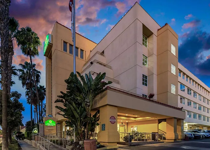 La Quinta By Wyndham Anaheim Hotel