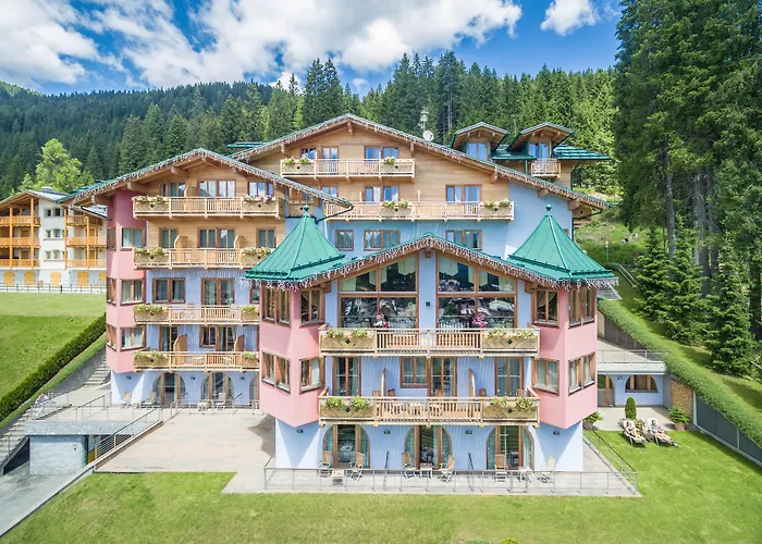 Cristal Palace Hotel Madonna