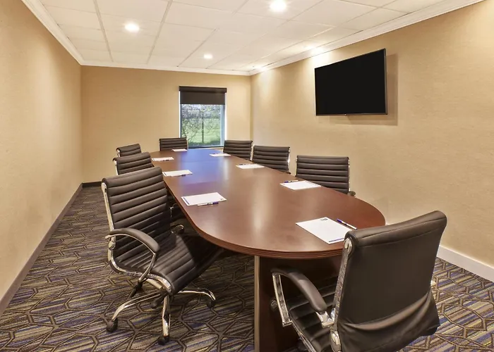 Country Inn & Suites By Radisson Benton Harbor-St Joseph Mi