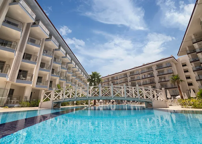 Ramada Hotel & Suites By Wyndham Kusadası