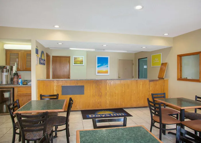 Days Inn By Wyndham Wichita West Near Airport