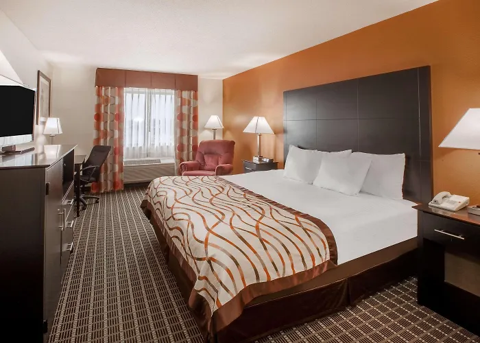 Baymont By Wyndham South Haven Hotel