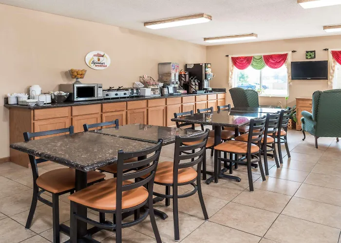 Super 8 By Wyndham Greenville