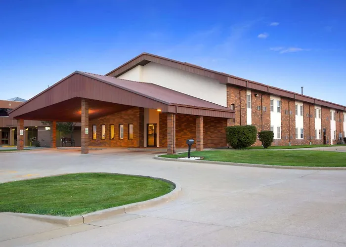 Super 8 By Wyndham Tuscola Hotel