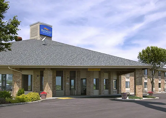 Baymont By Wyndham Tuscola Hotel