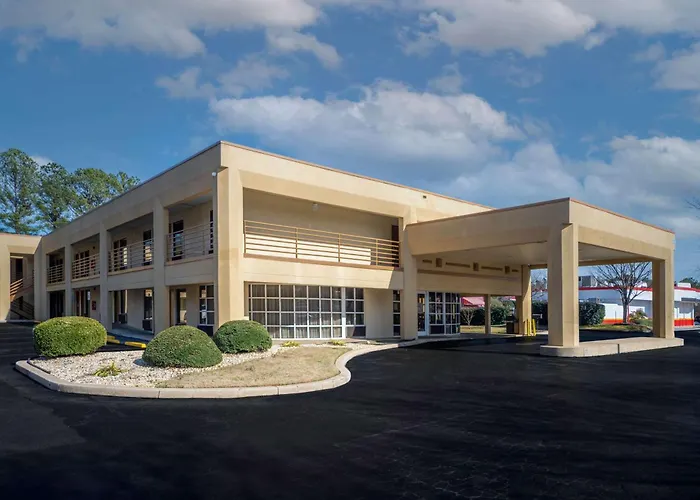 Days Inn By Wyndham Atlanta Stone Mountain
