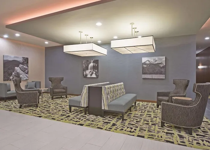 La Quinta By Wyndham Morgantown Hotel