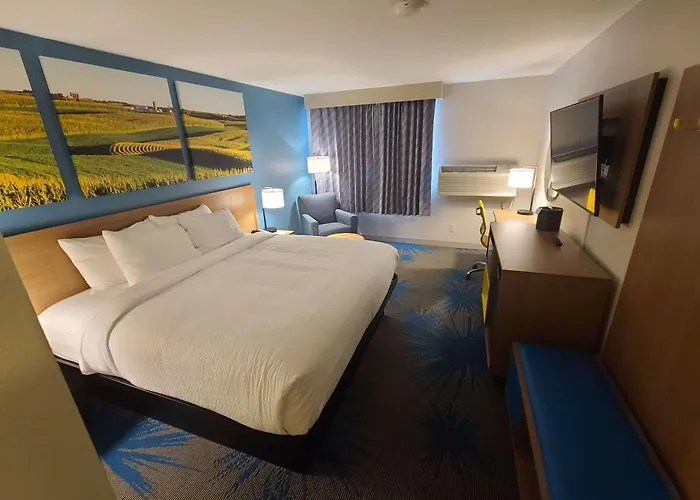 Johnson Creek Hotels With Pool