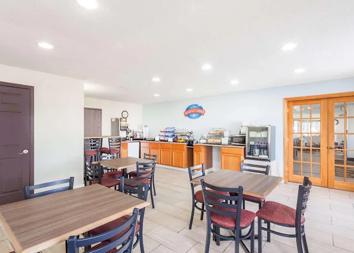 Baymont By Wyndham Jackson Hotel