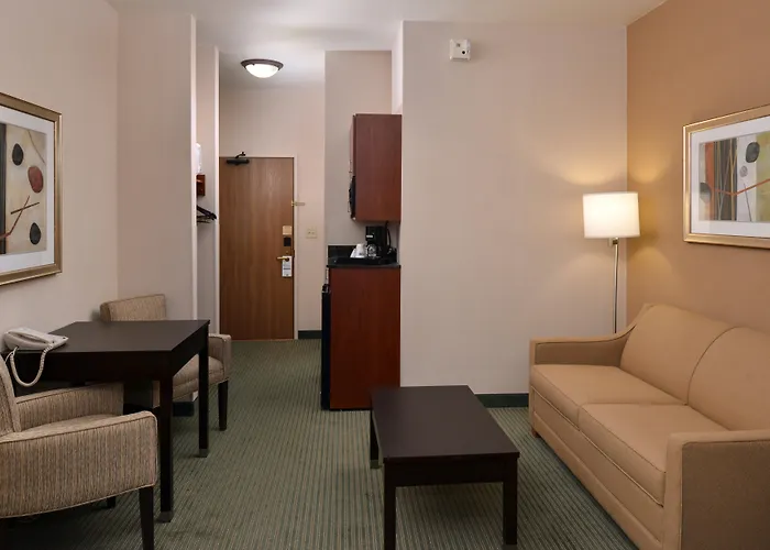 Holiday Inn Express Hotel & Suites Milwaukee-New Berlin By Ihg