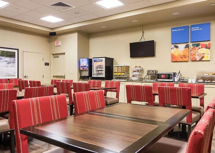 Comfort Inn Bentonville - Crystal Bridges