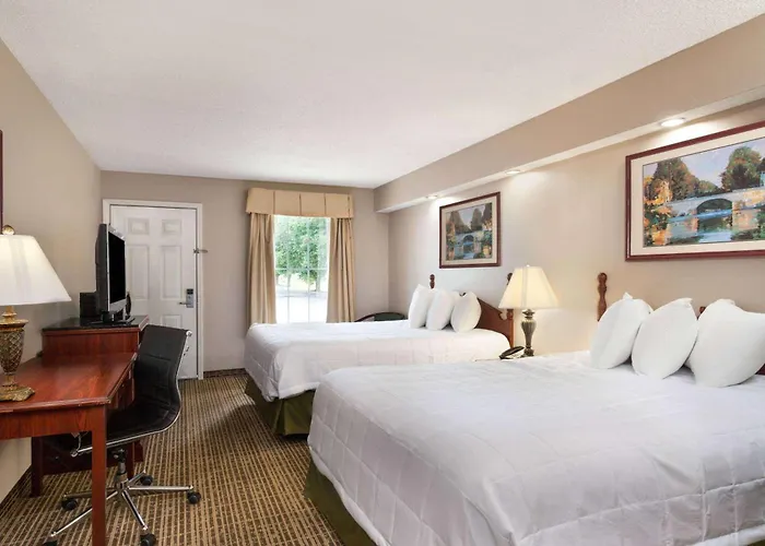 Tullahoma Hotels