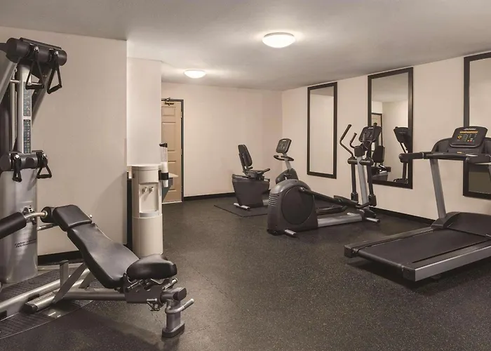 Country Inn & Suites By Radisson, Dubuque, Ia