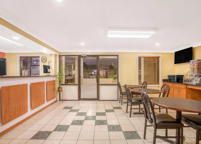 Super 8 By Wyndham Sumter Motel