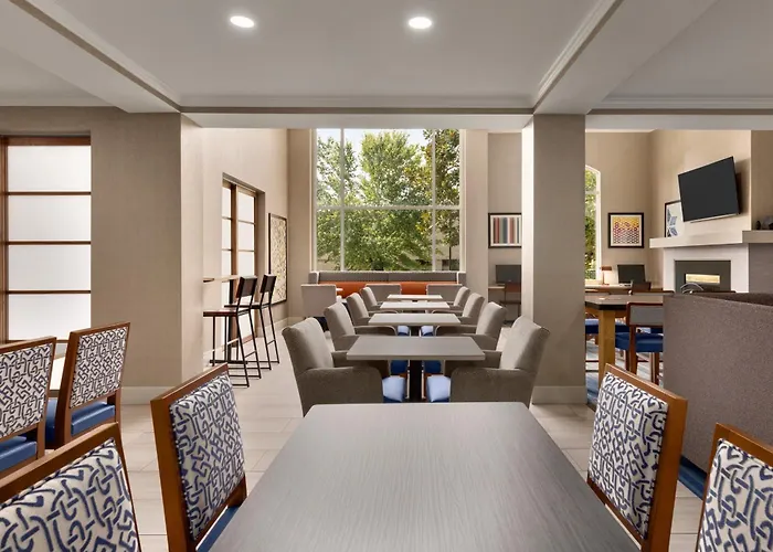 Holiday Inn Express & Suites Auburn - University Area By Ihg