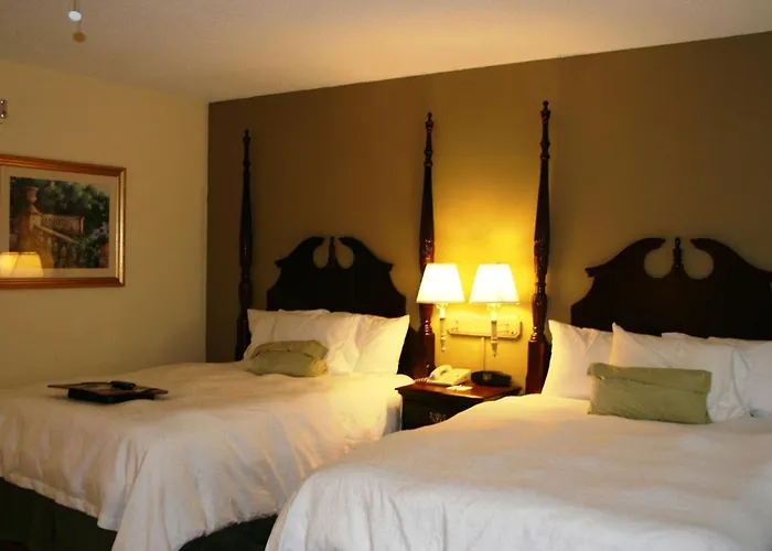 Canton Hotels