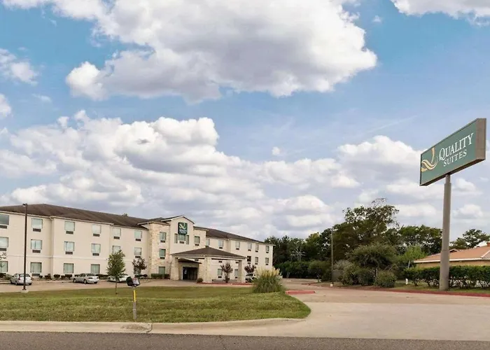 Quality Suites Huntsville Near University