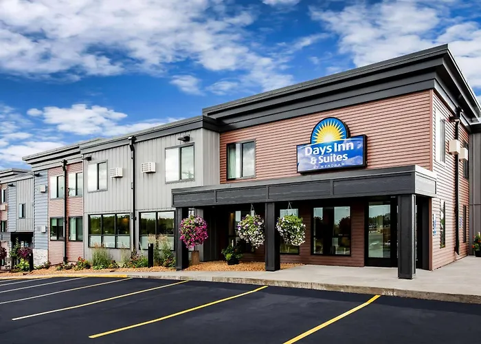 Days Inn & Suites By Wyndham Duluth By The Mall