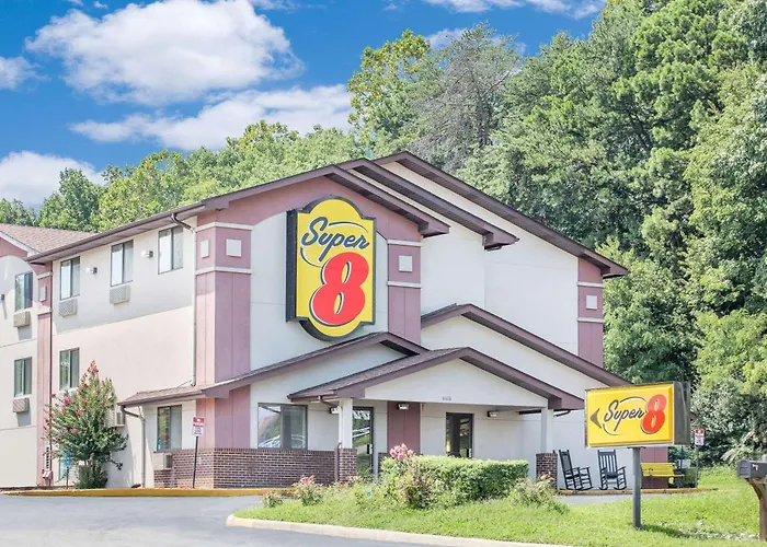 Super 8 By Wyndham Roanoke Va Motel