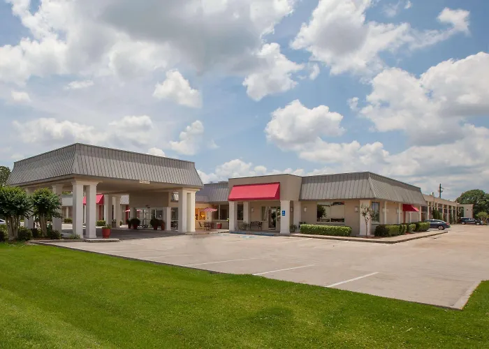 Iberia House & Suites
