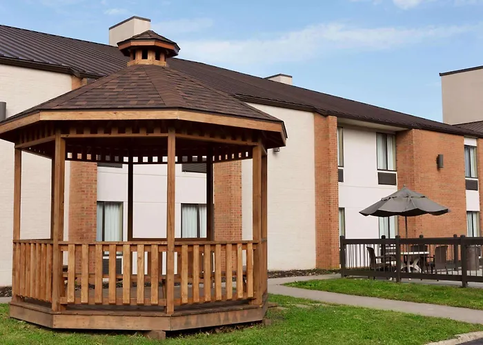 Baymont By Wyndham Rocky Mount Hotel
