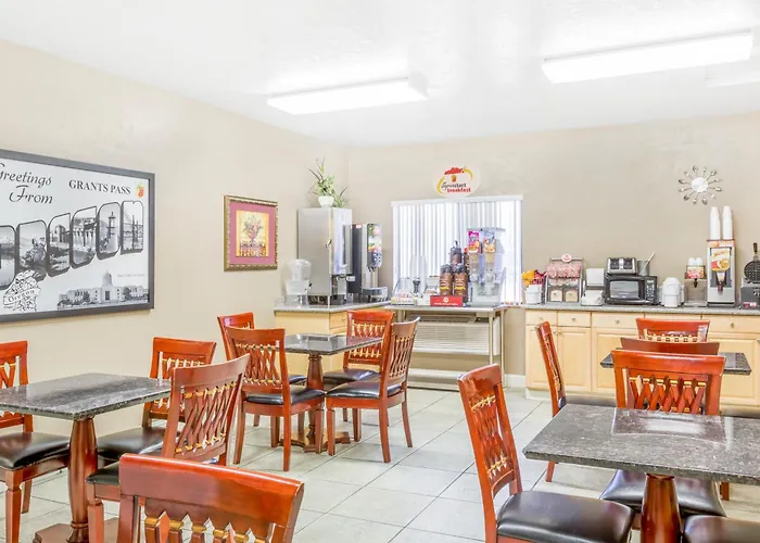 Super 8 By Wyndham Grants Pass