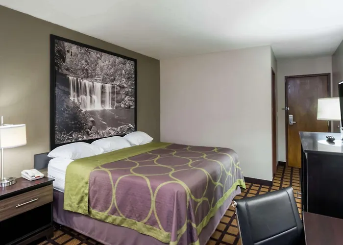 Munfordville Hotels