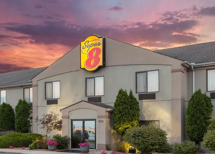 Super 8 By Wyndham Goshen Motel