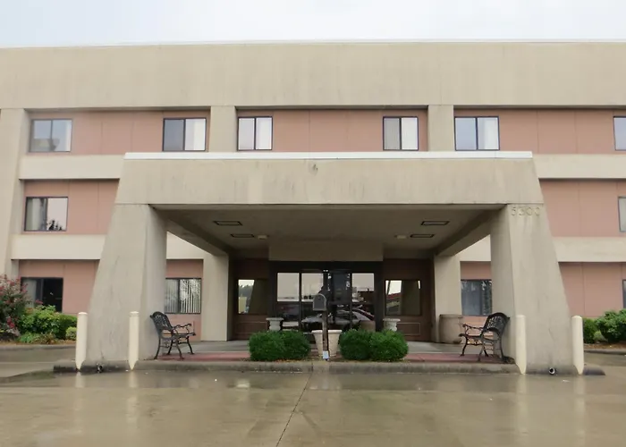 Baymont By Wyndham Paducah Hotel