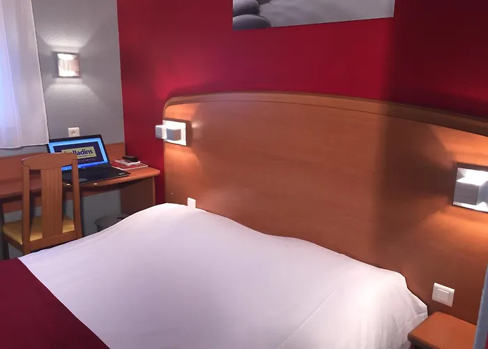 Longueau Hotels