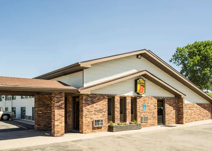 Super 8 By Wyndham Fergus Falls