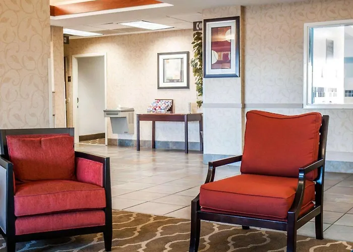 Cahokia Hotels