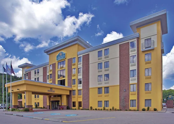 Elkview Hotels