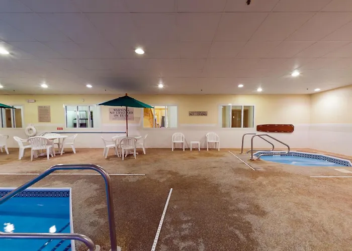 Country Inn & Suites By Radisson, Rock Falls, Il