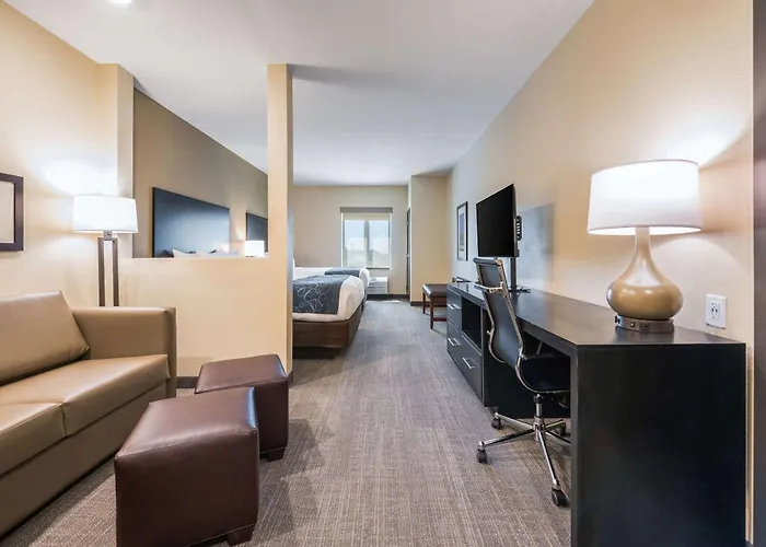 Marysville Hotels With Pool