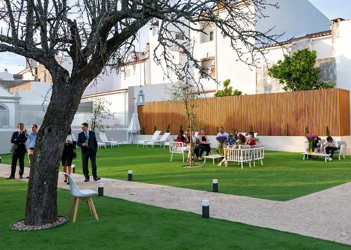 Hotéis com piscina em Portalegre